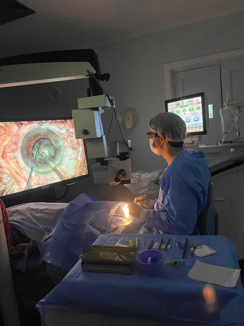 Dr. Thiago Chagas em cirurgia